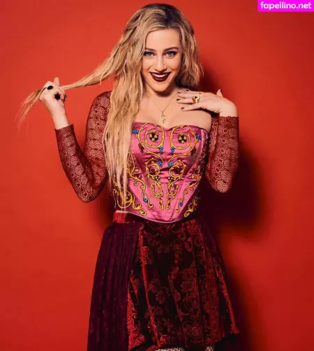 Lili Reinhart OnlyFans Thumbnail #WYiaRIdgOp