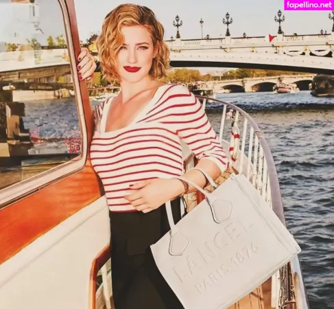 Lili Reinhart OnlyFans Thumbnail #b2ozRq4Dn6