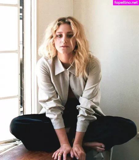 Lili Reinhart OnlyFans Thumbnail #e9H3ScnieA