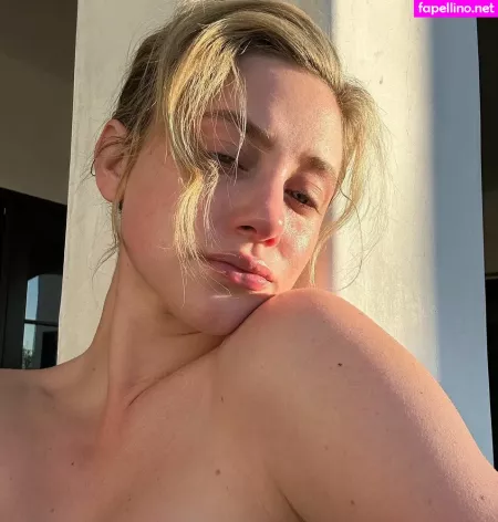 Lili Reinhart OnlyFans Thumbnail #ewzkZqz34y