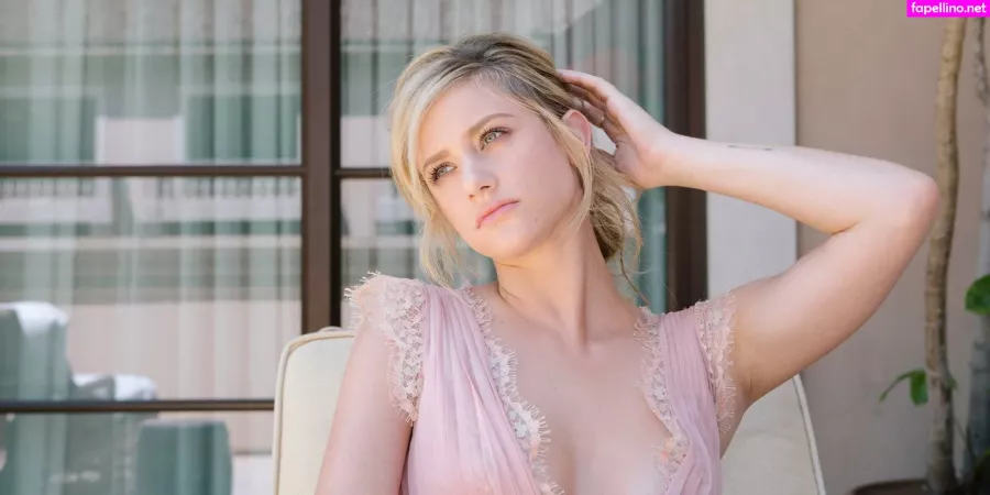 Lili Reinhart OnlyFans Thumbnail #kxdS5iNF7P