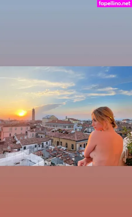 Lili Reinhart OnlyFans Thumbnail #lBlgLmcAe2