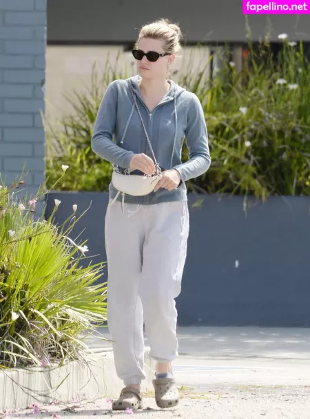 Lili Reinhart OnlyFans Thumbnail #nWFNIABbHG