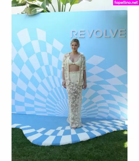 Lili Reinhart OnlyFans Thumbnail #s8Lydhiwev