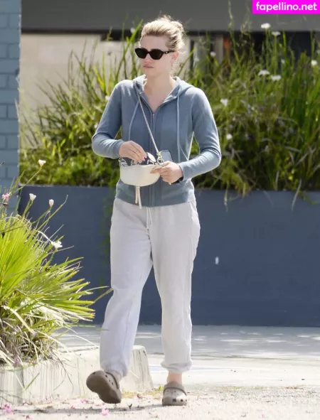 Lili Reinhart OnlyFans Thumbnail #yC6Mh6SBK3