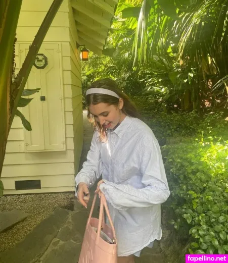 Lilia Buckingham OnlyFans Thumbnail #YCIHc7nu0z