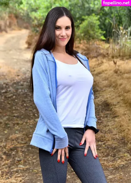 Lilian Stone OnlyFans Thumbnail #W4mkEljVvR