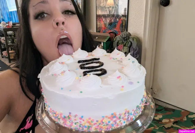 Lilipher OnlyFans Thumbnail #0GUkNPZzR1