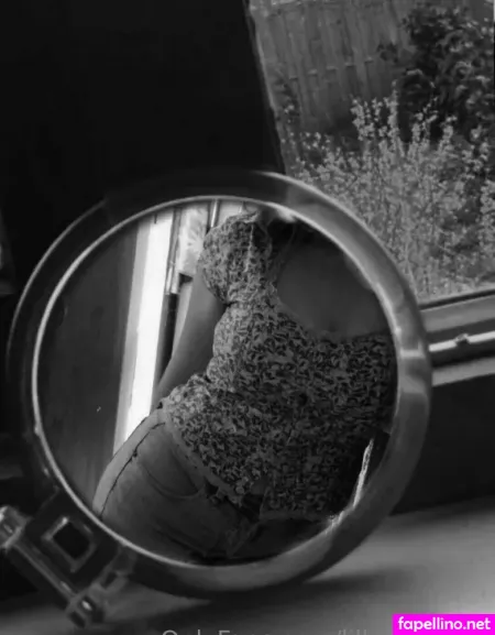 Lilladyraspberry OnlyFans Thumbnail #FGgXLF3eZd