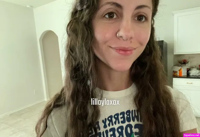 Lillaylaxo 3 OnlyFans Thumbnail #a9msKwc7DY