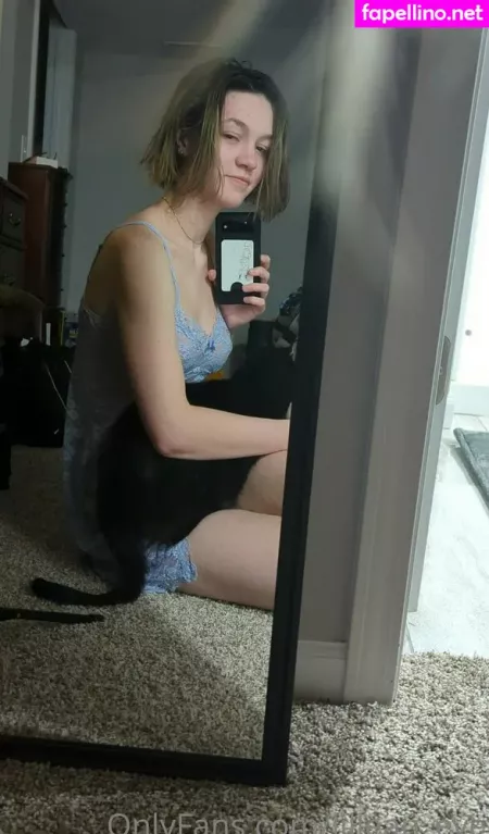 Lillean Eve OnlyFans Thumbnail #TwOFeUjR8U