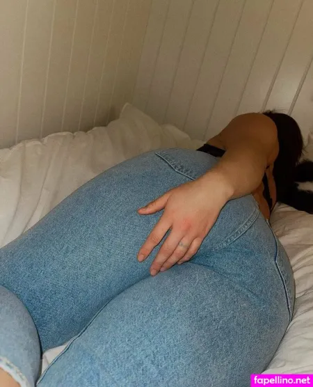 Lillemia OnlyFans Thumbnail #eVqxjPl9Bj