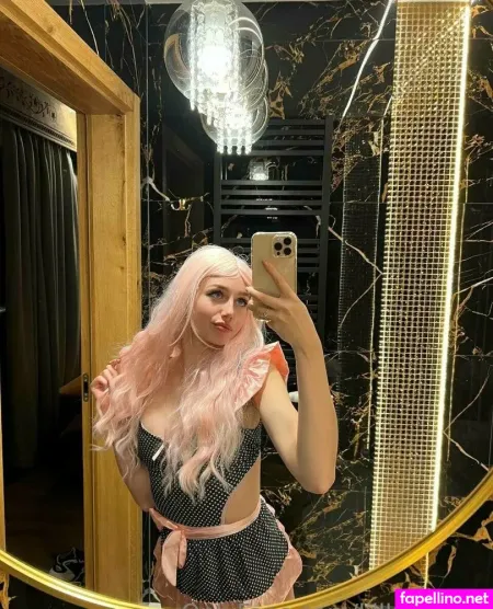 Lilli Clark OnlyFans Thumbnail #I8ilM64SDr