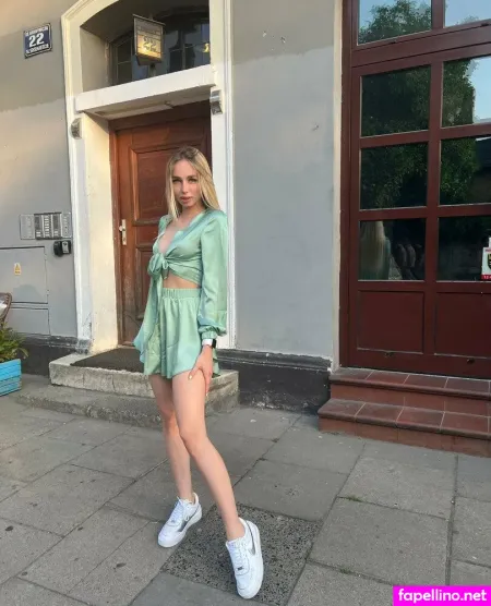 Lilli Clark OnlyFans Thumbnail #mblV0aEtRk