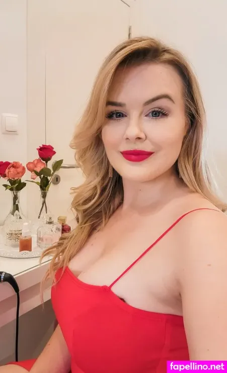 Lilli Luxe 2 OnlyFans Thumbnail #ylUgggOSpF