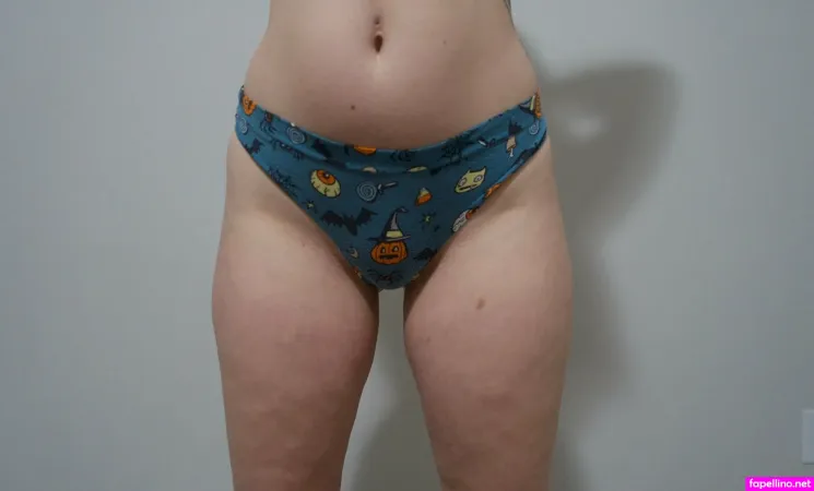 Lillian Foxxx OnlyFans Thumbnail #QjkN4n6JX0