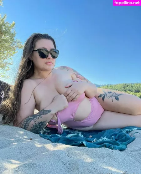 Lillias Right 10 OnlyFans Thumbnail #OErLIy0qIm