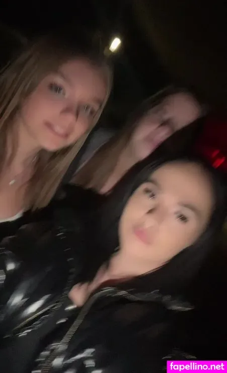 Lillie Anne Moore OnlyFans Thumbnail #7UGVf4E7u2