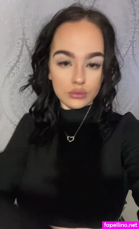Lillie Anne Moore OnlyFans Thumbnail #8BxNzt9WGn