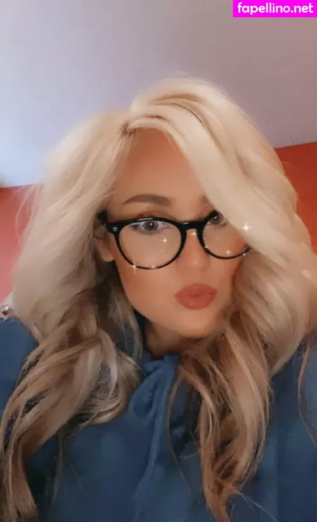 Lilly Alcorn OnlyFans Thumbnail #V8phFBMMfn