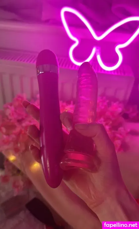 Lilly Blooms OnlyFans Thumbnail #SGxJFGZ4ca