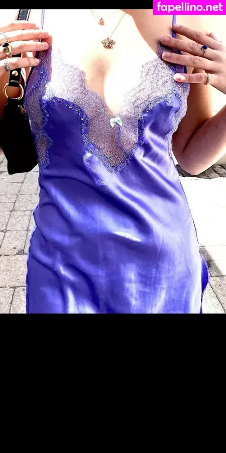 Lilly Breton OnlyFans Thumbnail #F61BO9itug