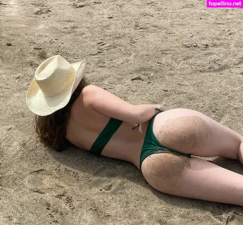 Lilly Breton OnlyFans Thumbnail #imrk7RlH24