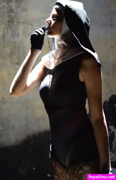 Lilly Quinn OnlyFans Thumbnail #1woTfJ8c2e