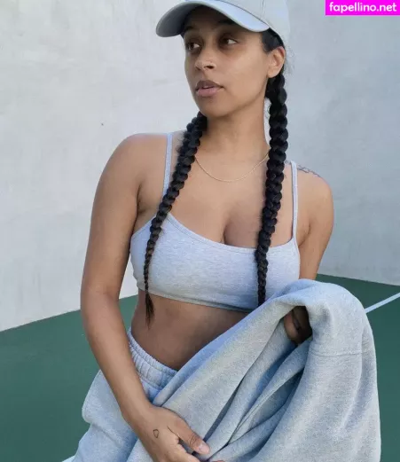 Lilly Singh OnlyFans Thumbnail #bUbDUDz1SL