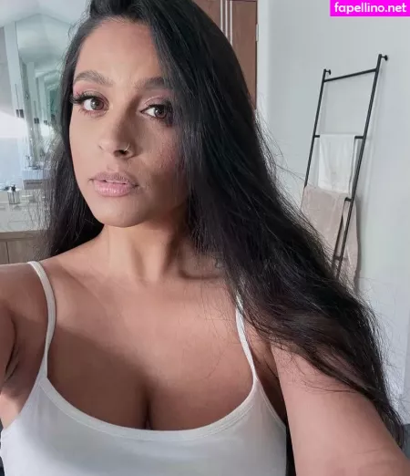 Lilly Singh OnlyFans Thumbnail #mQF4qu07Va