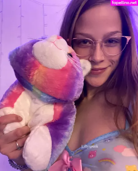 Lilly Spunk OnlyFans Thumbnail #LvSHWGHEYt