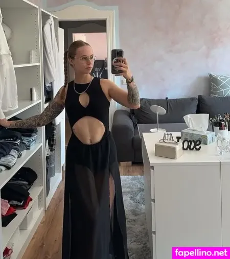 Lilly Winnekens OnlyFans Thumbnail #M5MHd2lHrR