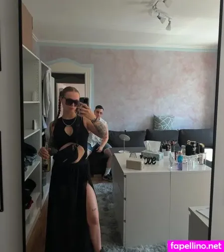 Lilly Winnekens OnlyFans Thumbnail #TeE5flhCvC