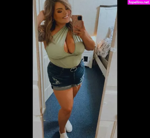 Lilly Zamora OnlyFans Thumbnail #P4PczkyxJX