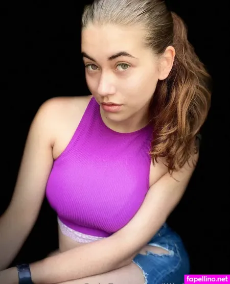 Lillylocket Tv OnlyFans Thumbnail #CVozw2LEzH