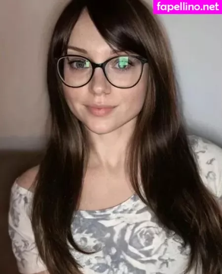 Lillypie OnlyFans Thumbnail #0xV0ajbEmi