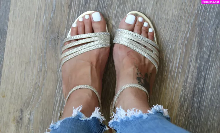 Lilmisslongtoes7410 OnlyFans Thumbnail #sBZLEKmAPE