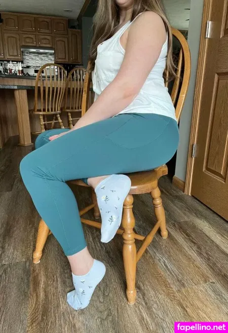 Lilmissnaughtyfeet OnlyFans Thumbnail #9B6PU0bp1O