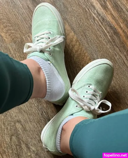 Lilmissnaughtyfeet OnlyFans Thumbnail #zOJyCiRXoF