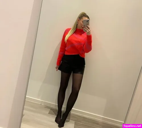 Lilou Loves Nylon OnlyFans Thumbnail #0XD6wsTyUM