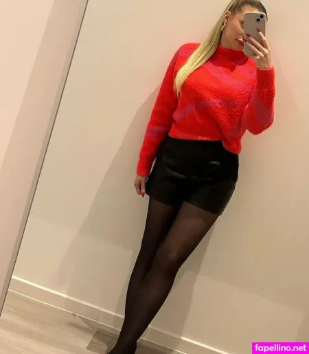 Lilou Loves Nylon OnlyFans Thumbnail #w8iZABdPZE