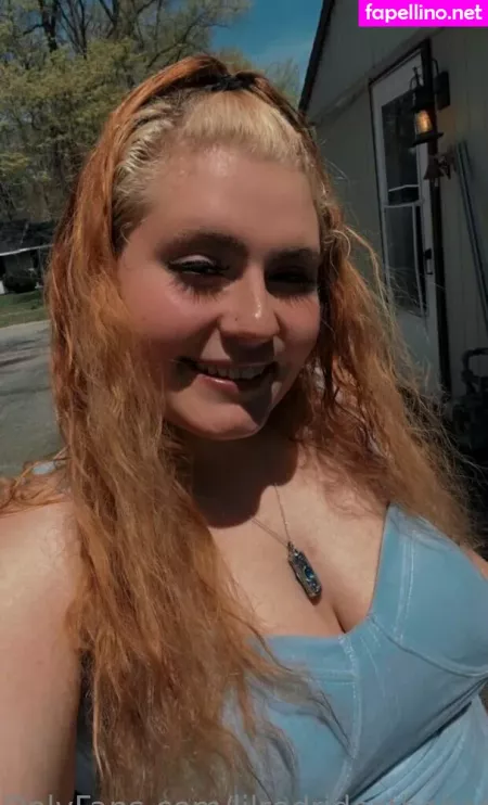 Lilredridesthehood OnlyFans Thumbnail #0YPuUTHPDE