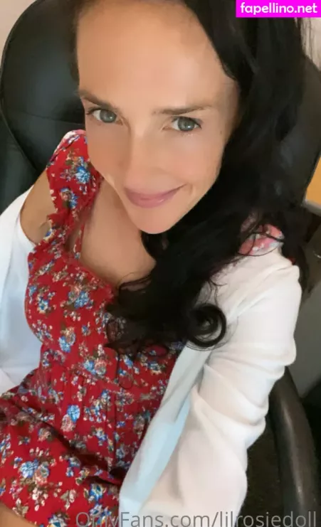 Lilrosiedoll OnlyFans Thumbnail #ydjWok7VAF