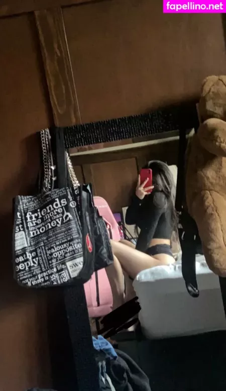 Lilshitterpoopie OnlyFans Thumbnail #C7LdRhKd9x
