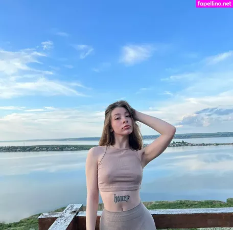 Lilu20 OnlyFans Thumbnail #YuEz2xdNlQ