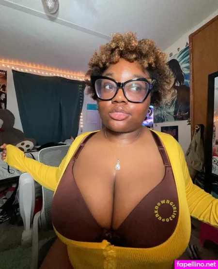 Lilunknowngirlie OnlyFans Thumbnail #A08BsQNyUK
