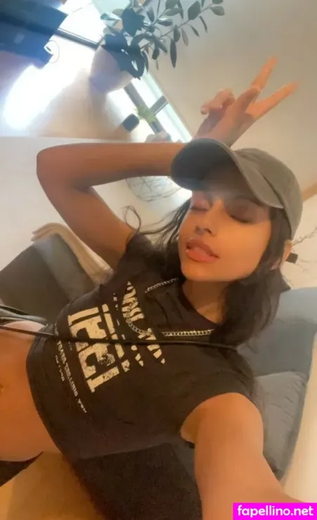 Lilwhuda OnlyFans Thumbnail #VkuepGcWnk