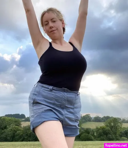 Lily 1 OnlyFans Thumbnail #SyJ9O3Cx2t