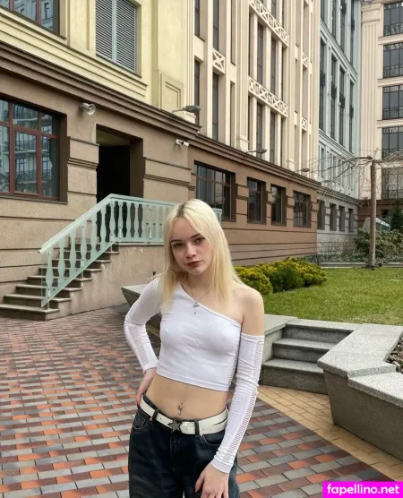 Lily 18 OnlyFans Thumbnail #dkcjSnd8DG