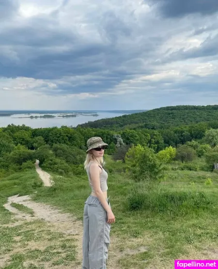 Lily 18 OnlyFans Thumbnail #qwFpKvnvo8